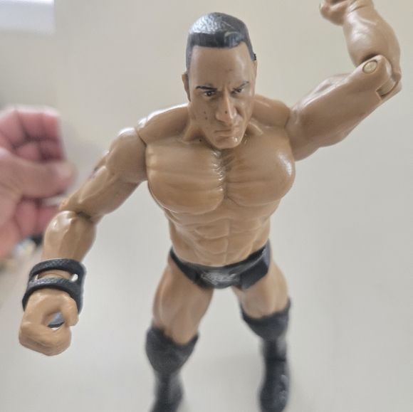 WWE THE ROCK - Picture 3 of 8